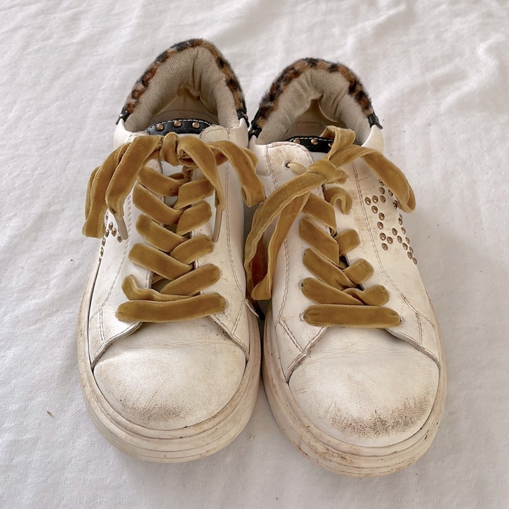 Girls leather sneakers